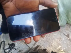 Apple iPhone 11 256 GB Red