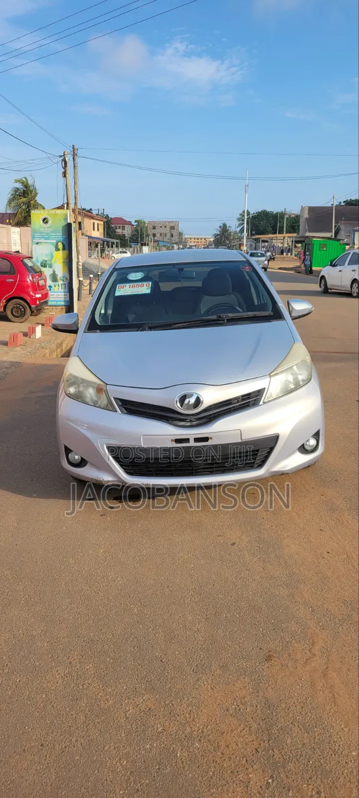 Toyota Vitz 2012 Silver
