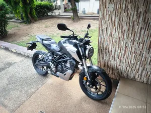 Honda CB 2018 Beige