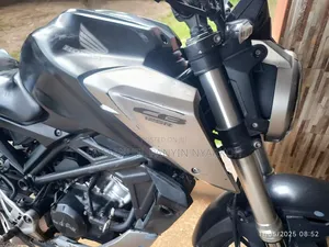 Honda CB 2018 Beige