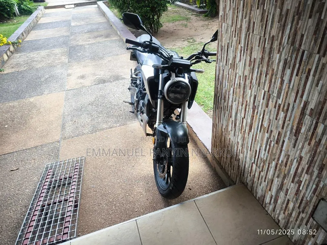 Honda CB 2018 Beige