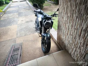 Honda CB 2018 Beige