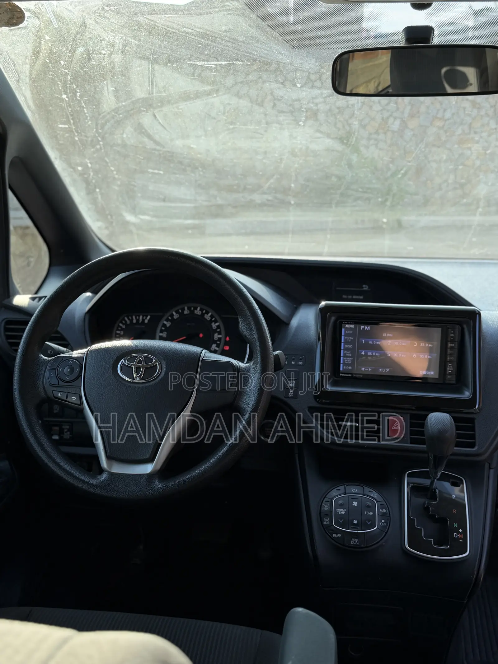 Toyota Voxy V 2WD 8-Seater 2015 White
