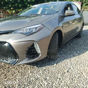 Toyota Corolla SE 4dr Sedan (1.8L 4cyl CVT) 2017 Brown