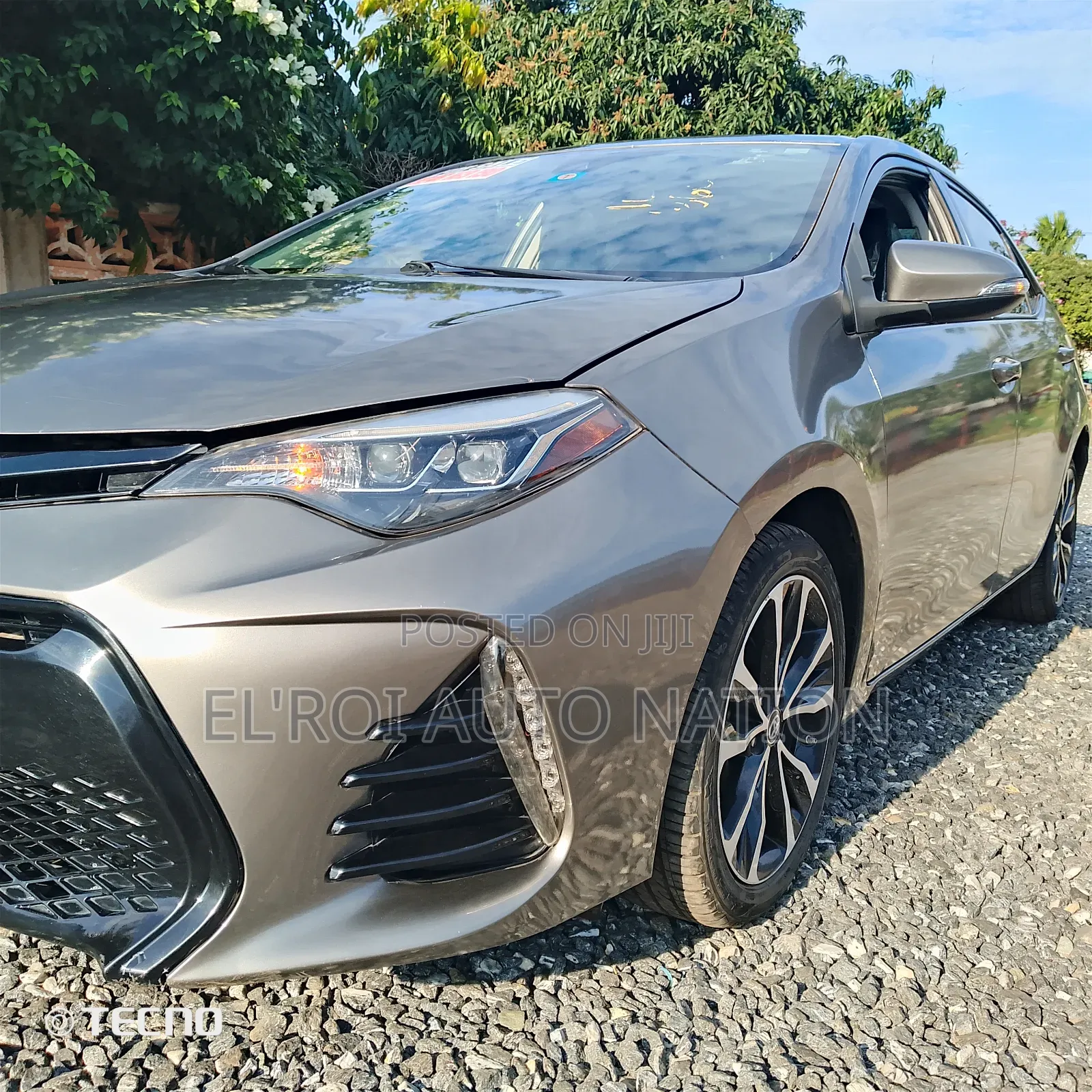 Toyota Corolla SE 4dr Sedan (1.8L 4cyl CVT) 2017 Brown