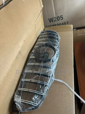 Mercedes Benz C300 Front Grill 2015-2020 Brand New