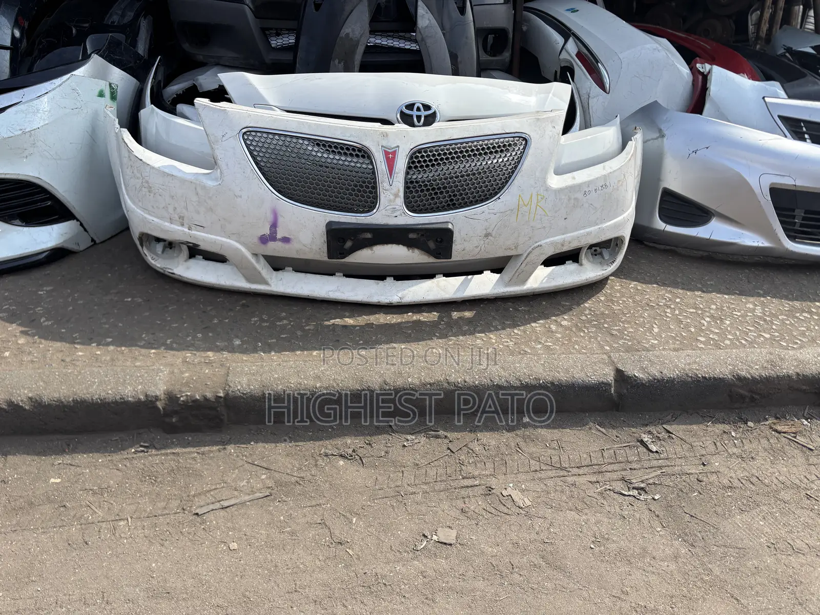 Pontaic Vibe 2005 Front Bumper