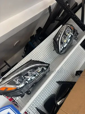 Mercedes Benz C300 Headlight Double Charger 2015-2020 Brand New