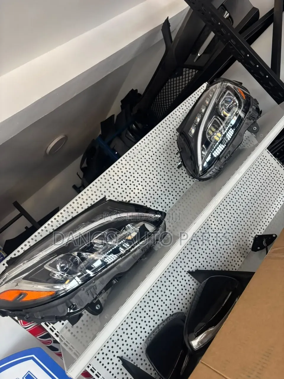 Mercedes Benz C300 Headlight Double Charger 2015-2020 Brand New