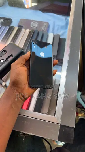 Apple iPhone XR 64 GB Black