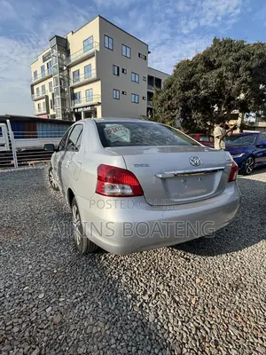 Toyota Yaris 2009 Silver