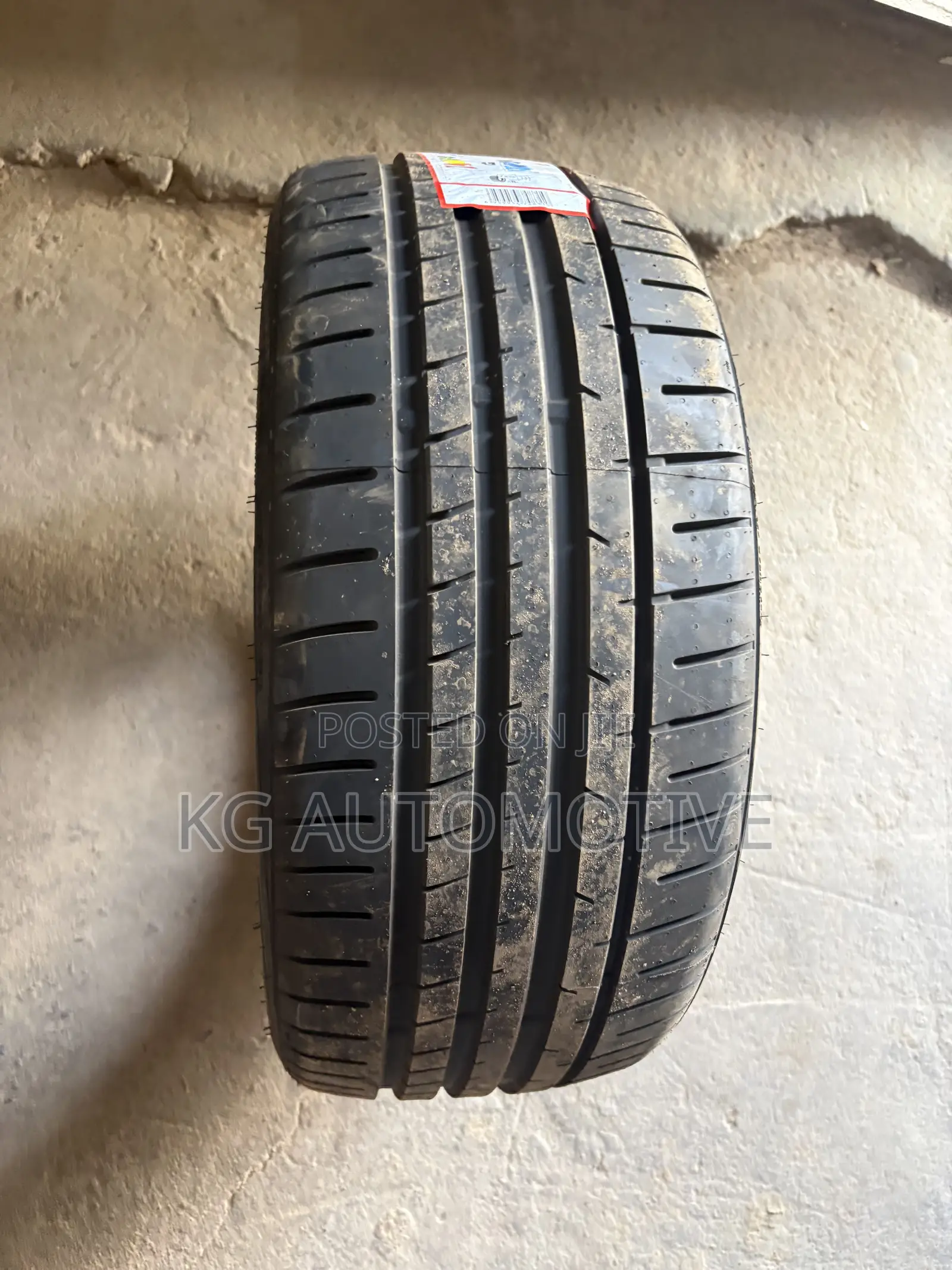 235/40r19 Tyre