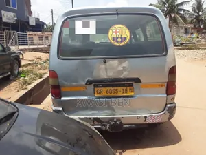 Toyota HiAce 2004 Grey
