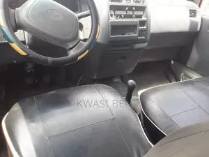 Toyota HiAce 2004 Grey