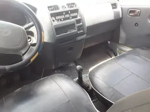 Toyota HiAce 2004 Grey