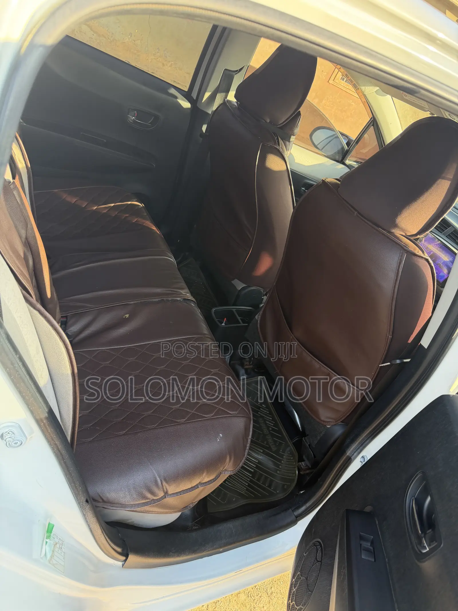 Toyota Vitz 2013 White