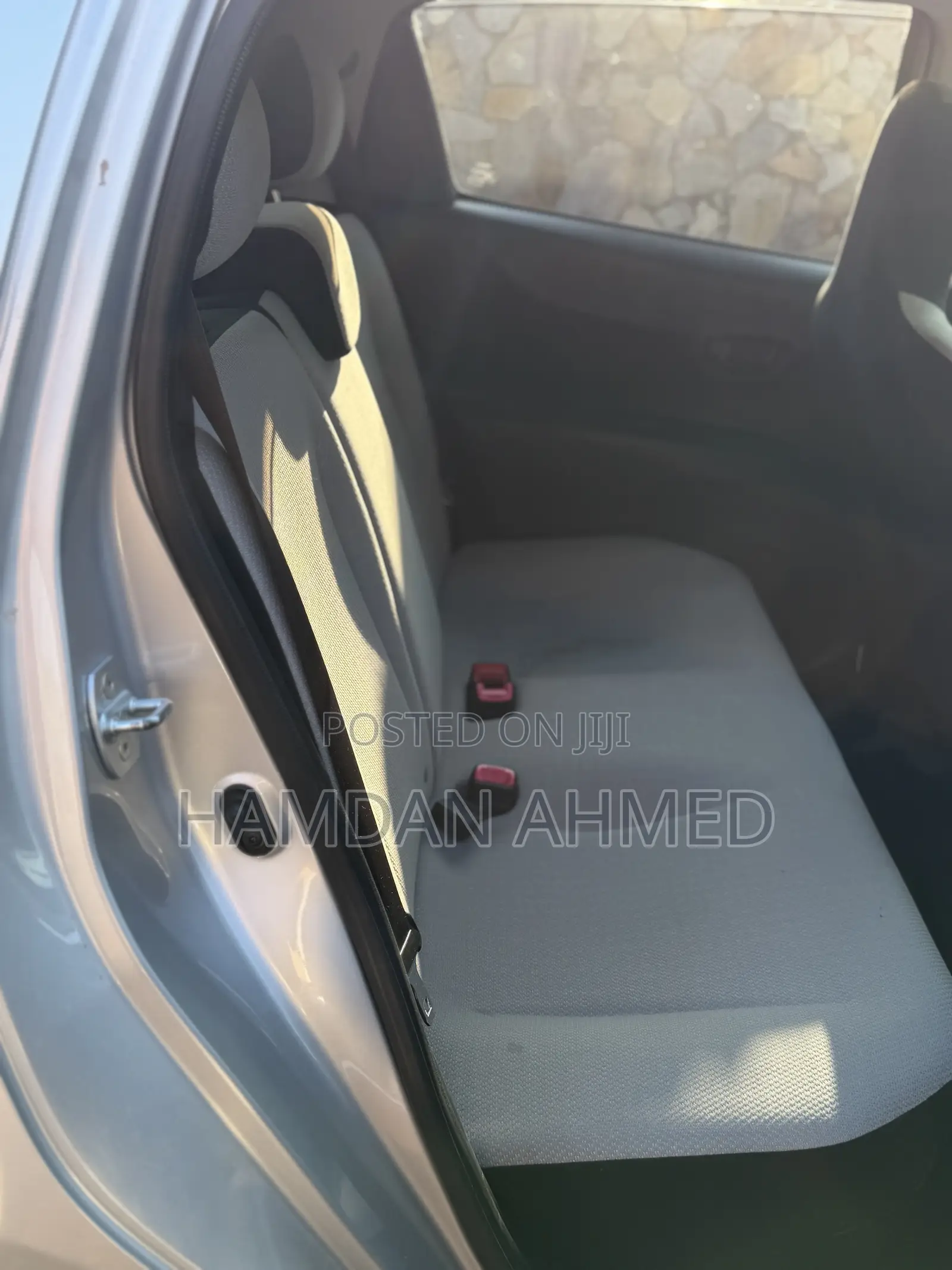 Toyota Vitz 1.3 FWD 5dr 2012 Silver