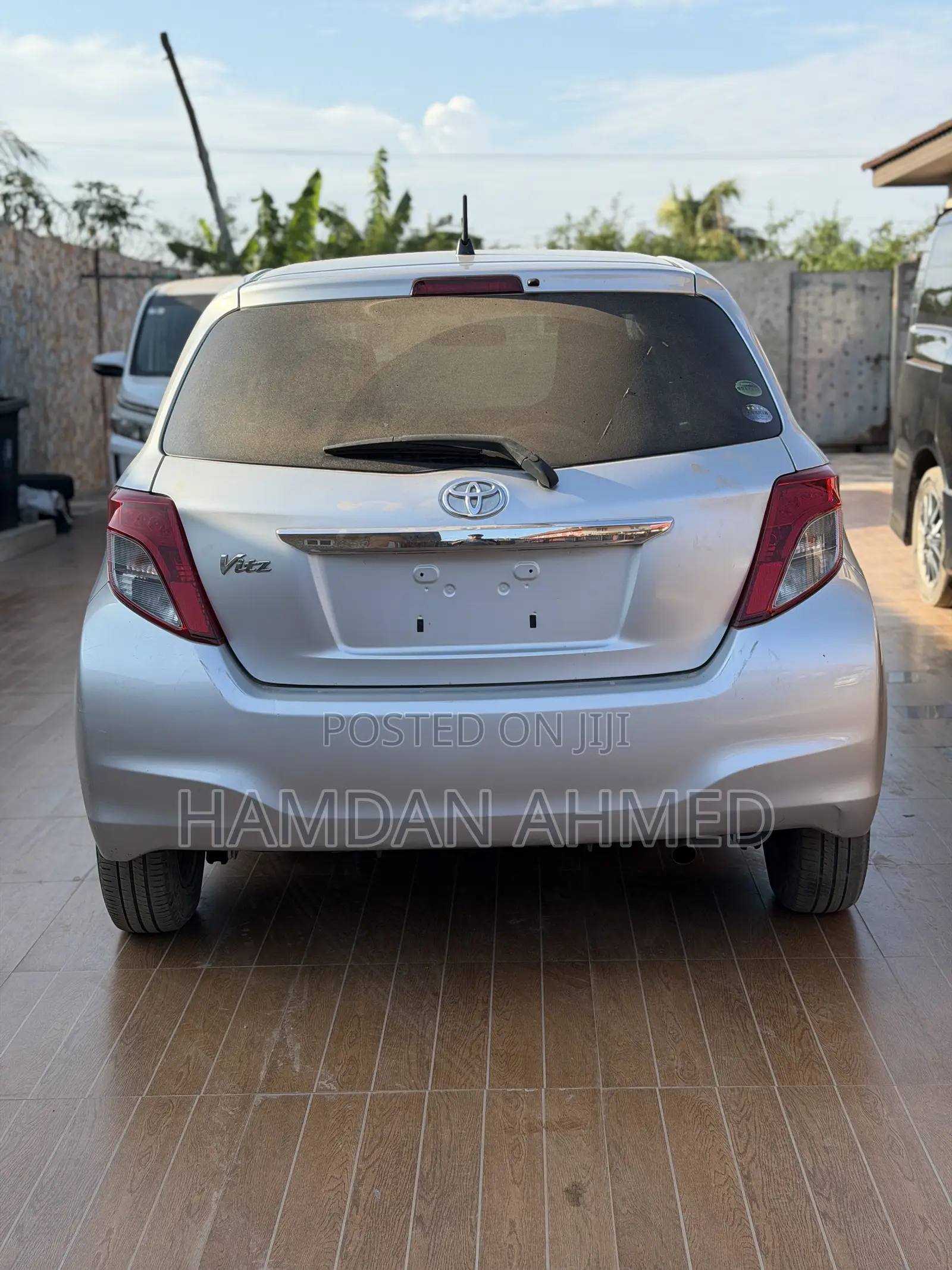 Toyota Vitz 1.3 FWD 5dr 2012 Silver