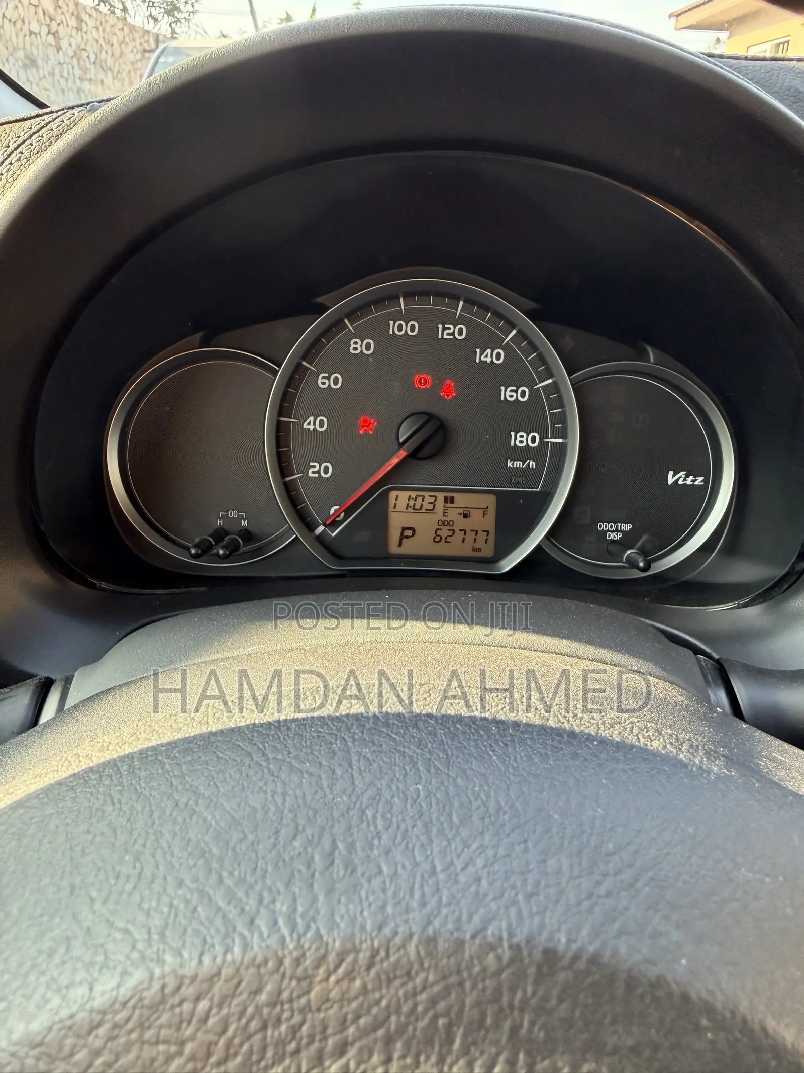 Toyota Vitz 1.3 FWD 5dr 2012 Silver