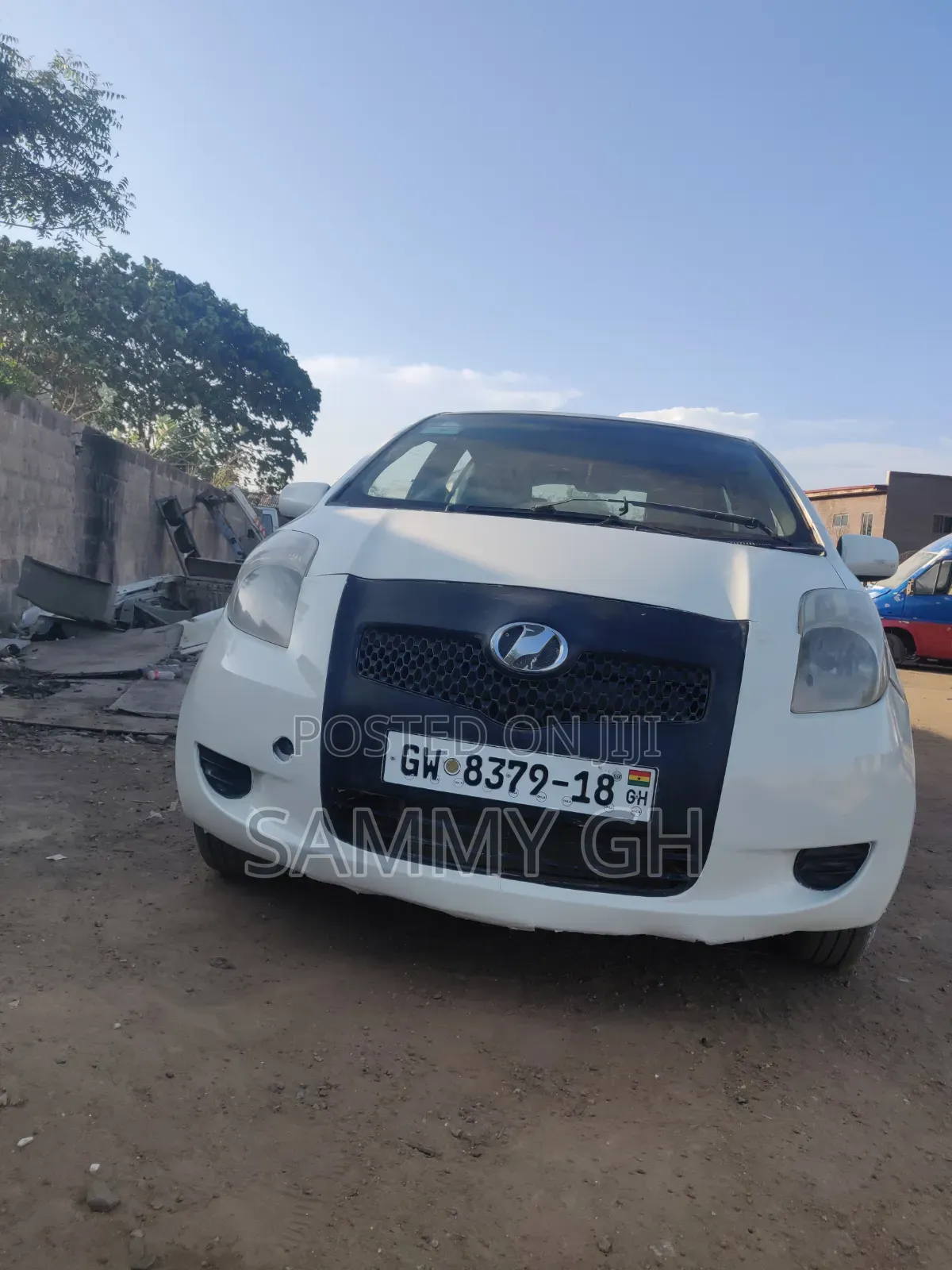 Toyota Vitz 2010 White