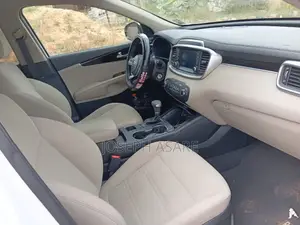 Kia Sorento 2019 White