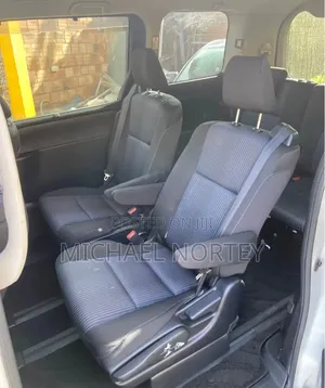Toyota Voxy V 2WD 7-Seater 2015 White