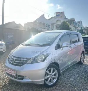 Honda Freed 2017 Silver