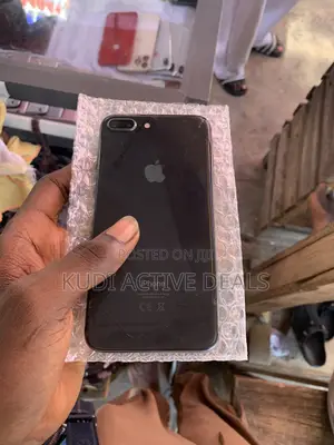 Apple iPhone 8 Plus 64 GB Black