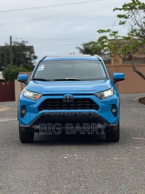 Toyota RAV4 Limited 2022 Blue