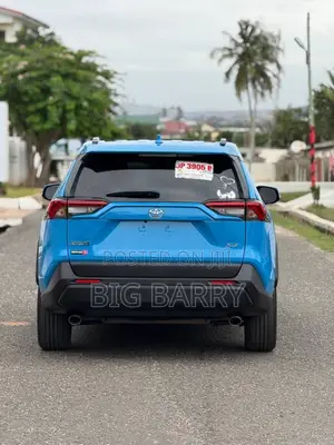 Toyota RAV4 Limited 2022 Blue