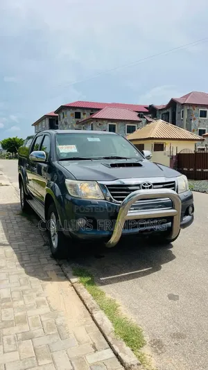 Toyota Hilux 2015 Gray