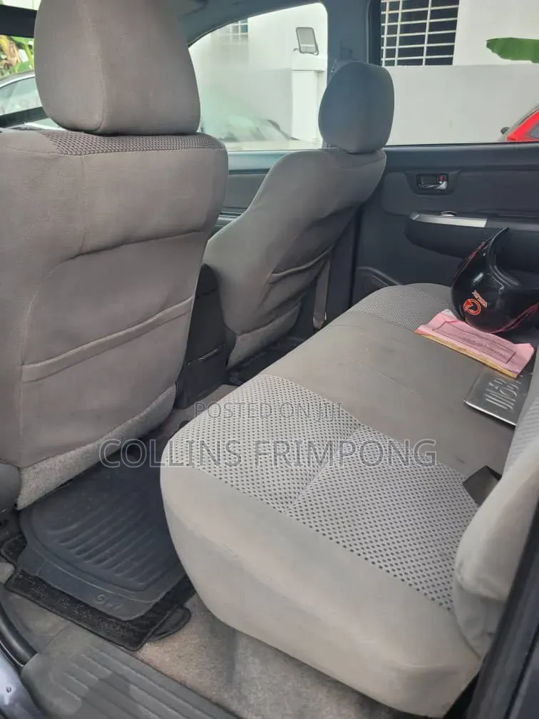 Toyota Hilux 2015 Gray