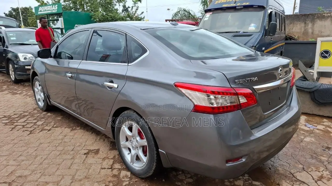Nissan Sentra 2015 Gray
