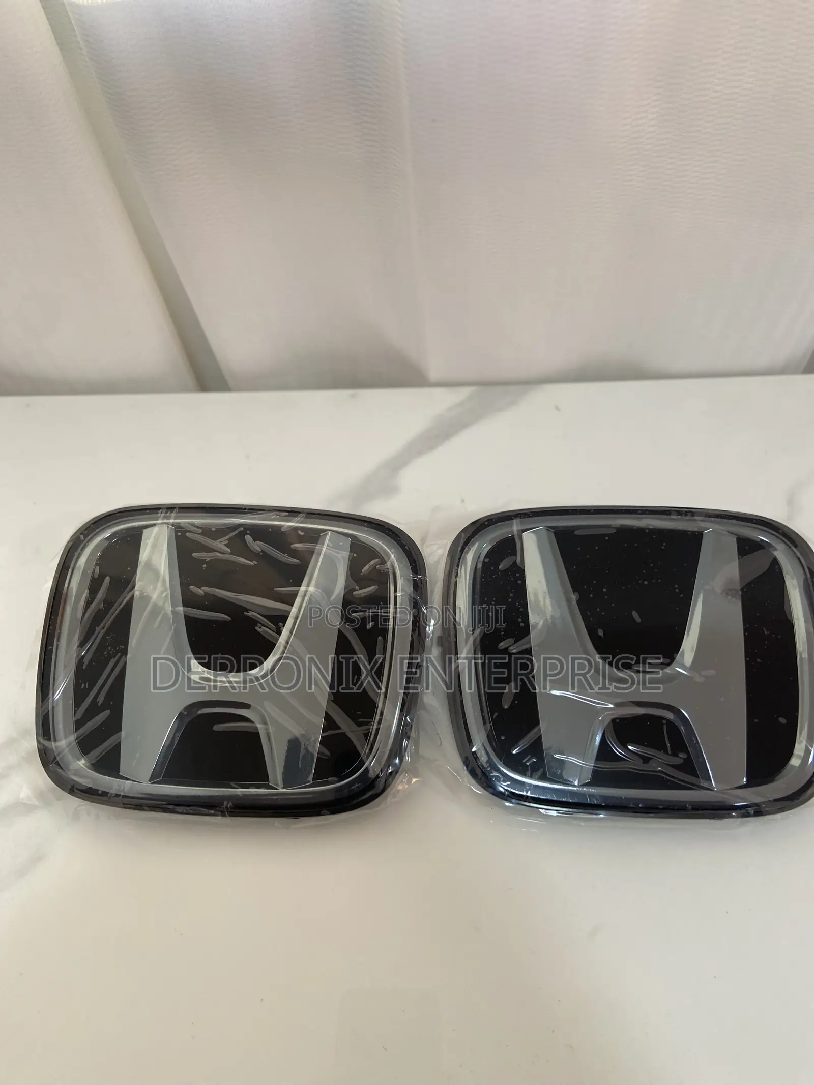 Honda CRV 23-25 Radar Crown/Emblem