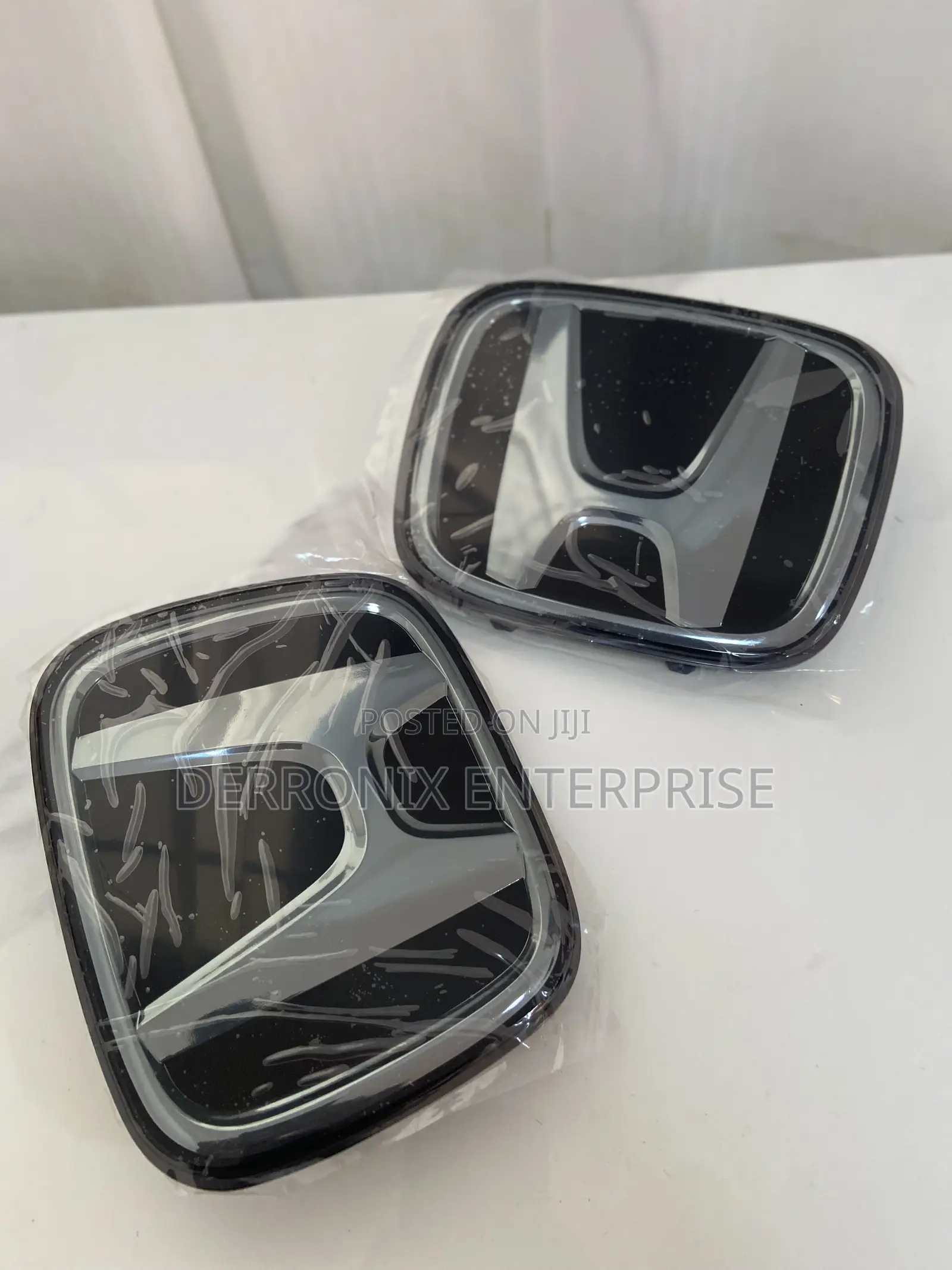 Honda CRV 23-25 Radar Crown/Emblem