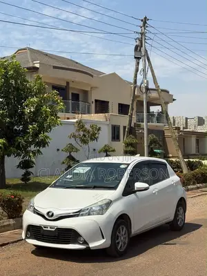 Toyota Vitz 1.3 AWD 5dr 2016 Pearl