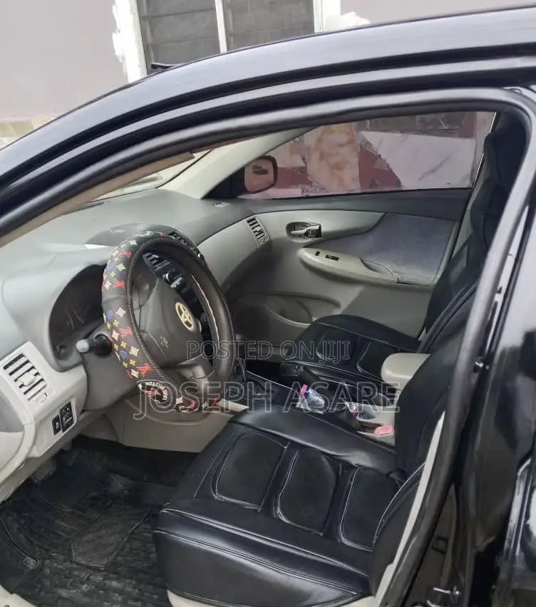 Toyota Corolla 2010 Black