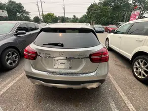 Mercedes-Benz GLA 250 2018 Silver
