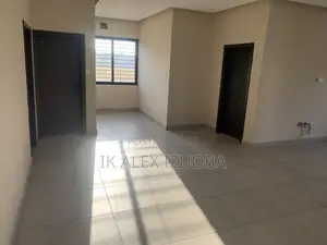 3bdrm Bungalow in Lakeside for sale