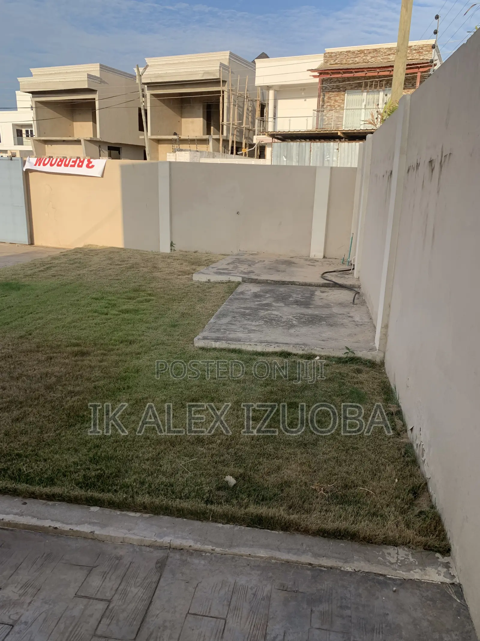 3bdrm Bungalow in Lakeside for sale