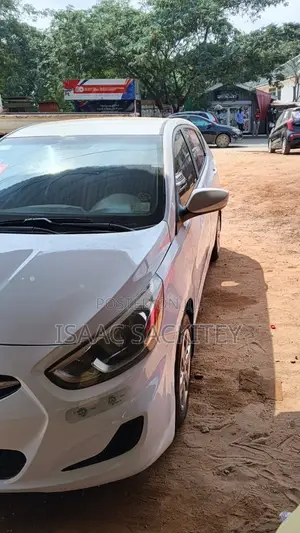 Hyundai Accent GS 4dr Hatchback (1.6L 4cyl 6A) 2015 White