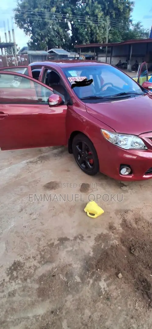 Toyota Corolla L 4-Speed Automatic 2013 Red