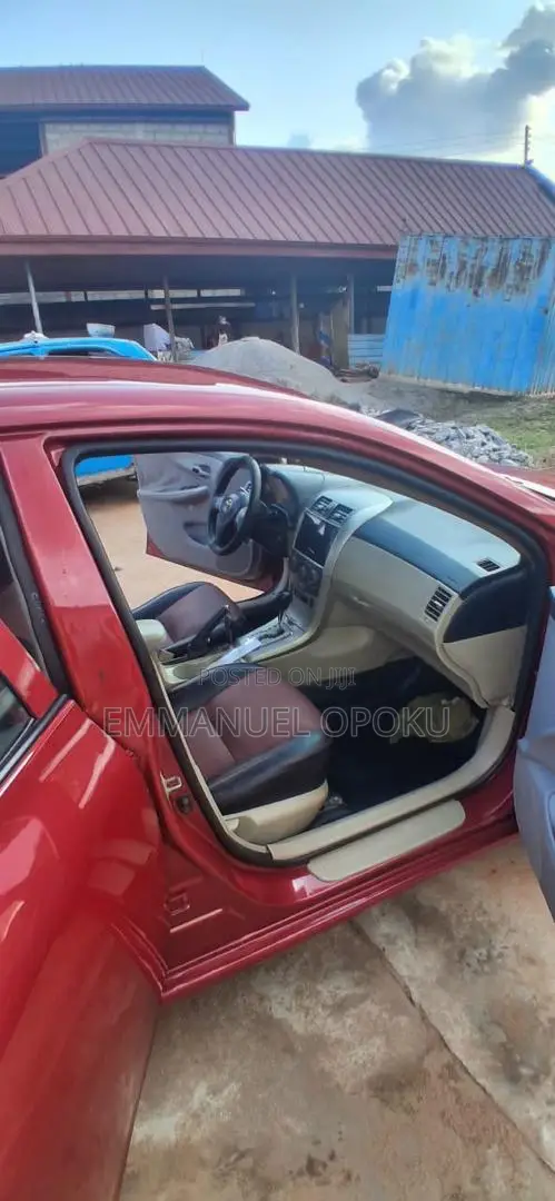 Toyota Corolla L 4-Speed Automatic 2013 Red