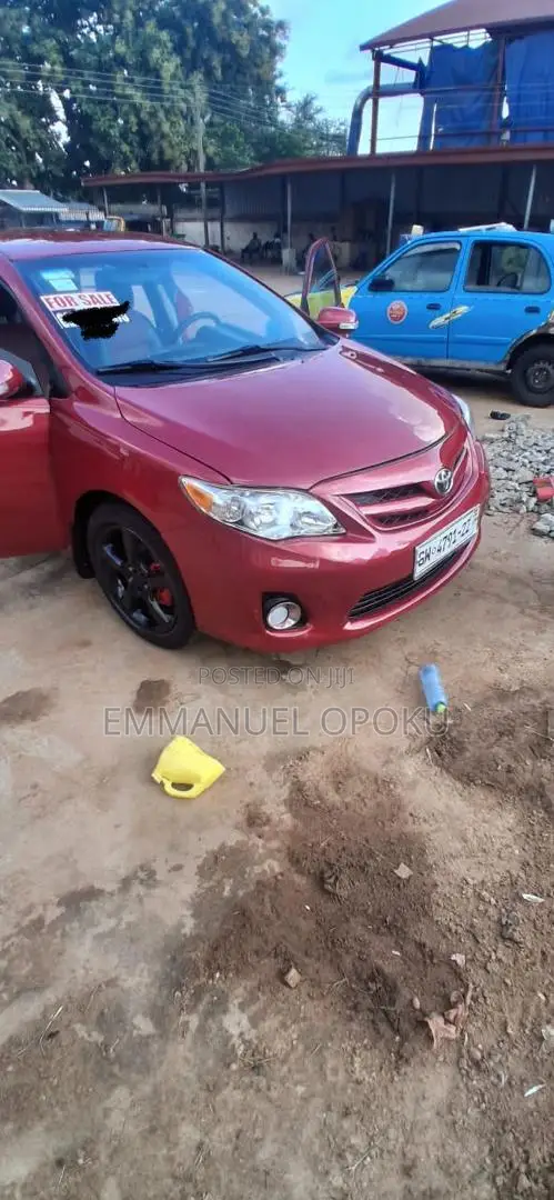 Toyota Corolla L 4-Speed Automatic 2013 Red
