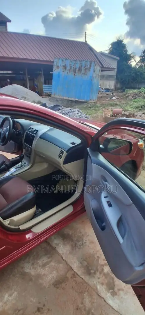 Toyota Corolla L 4-Speed Automatic 2013 Red