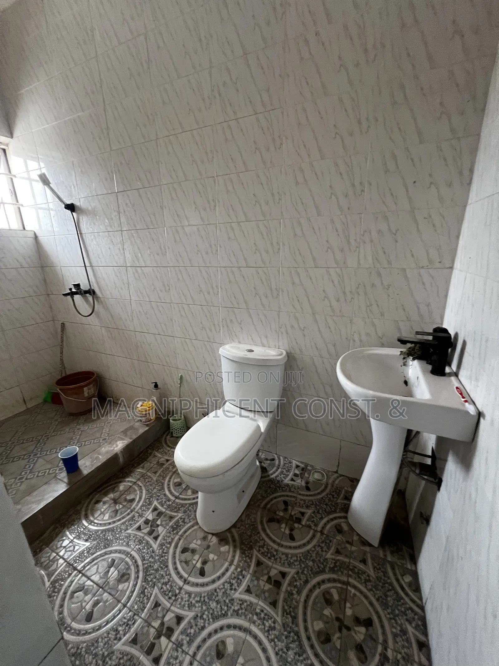 2bdrm Apartment in Lakeside, Ashaley Botwe for rent