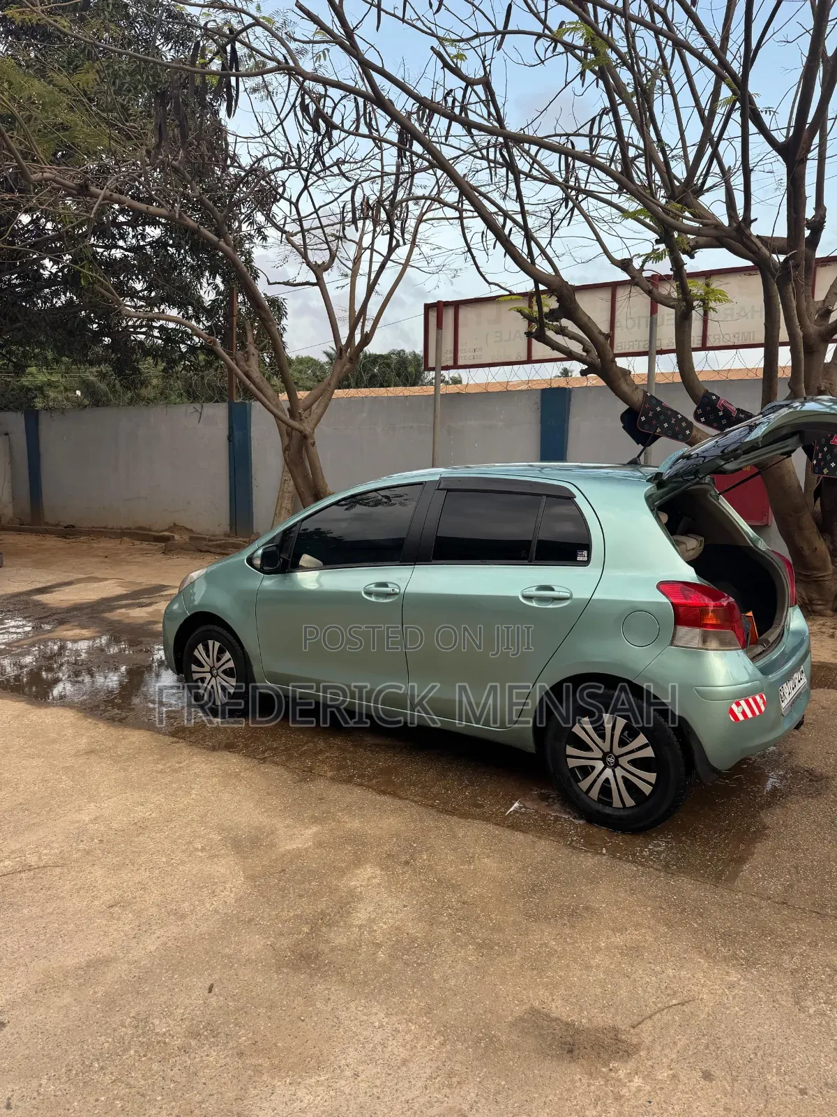 Toyota Vitz 1.3 AWD 3dr 2010 Silver