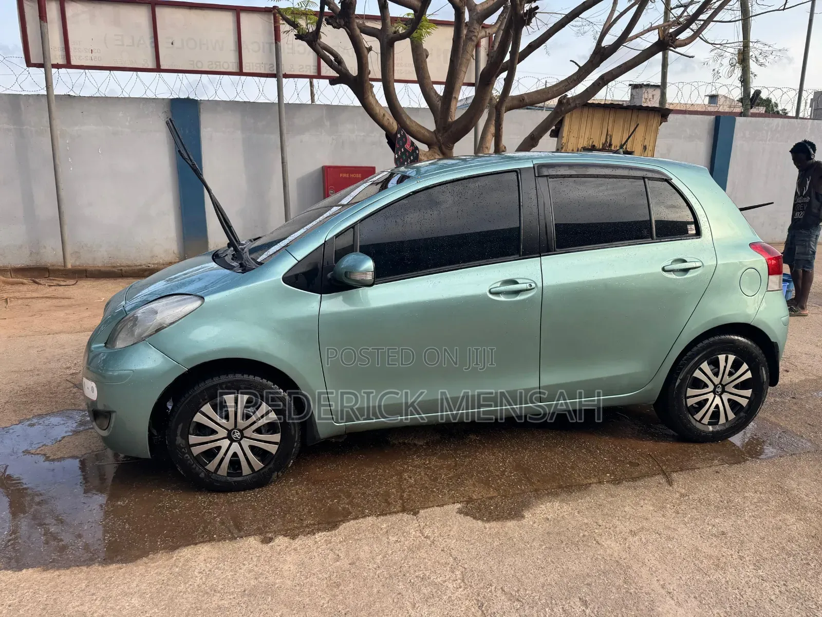 Toyota Vitz 1.3 AWD 3dr 2010 Silver