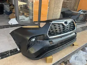 Highlander 2020 Front Bumper With Chrome Grille