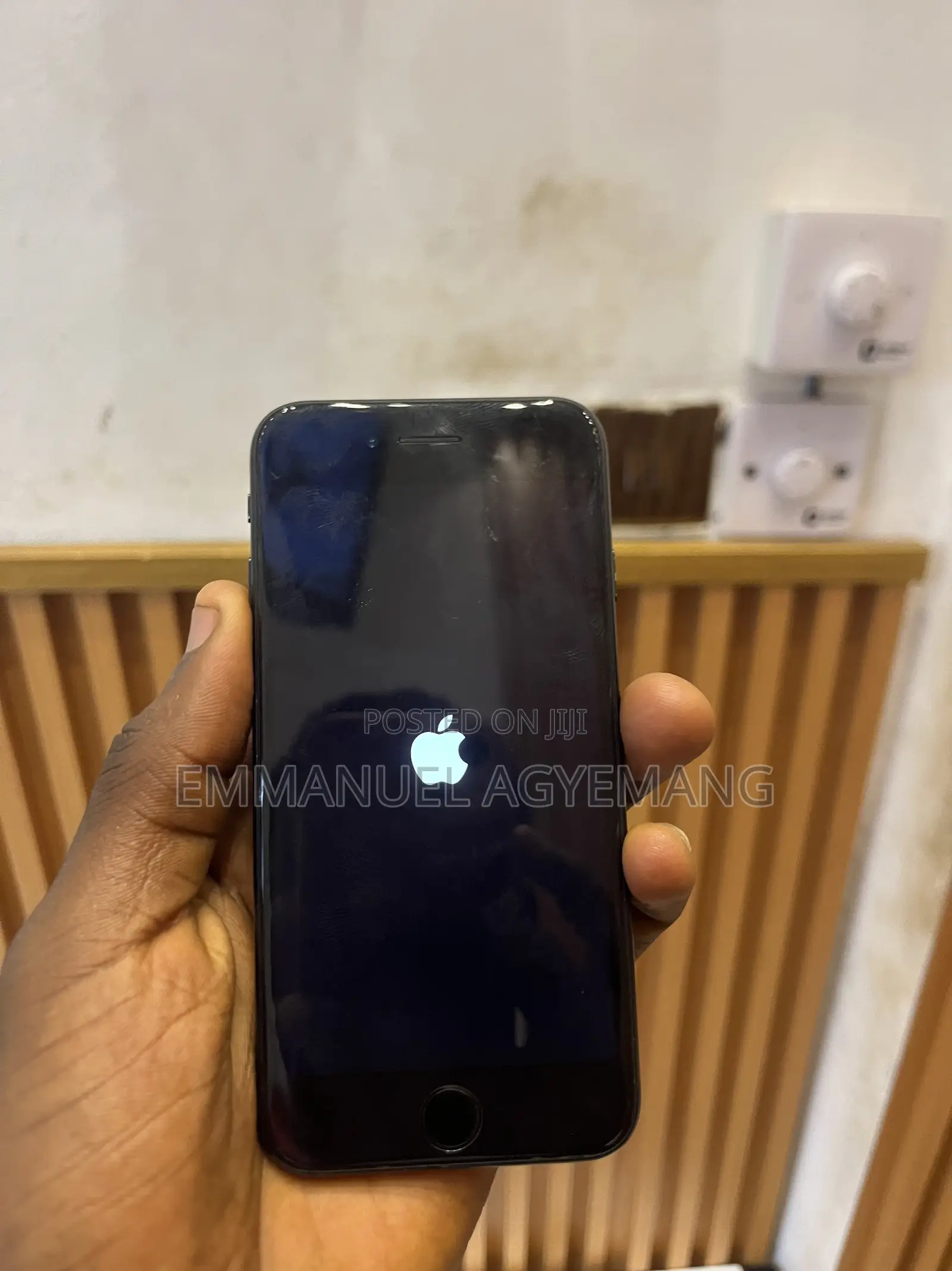 New Apple iPhone SE (2020) 64 GB Black